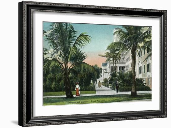 Palm Beach, Florida - Royal Poinciana Entrance and Grounds View-Lantern Press-Framed Art Print