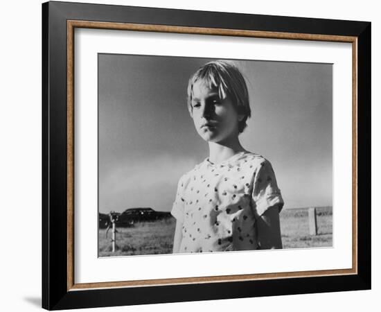 Paper Moon, Tatum O'Neal, 1973-null-Framed Premium Photographic Print