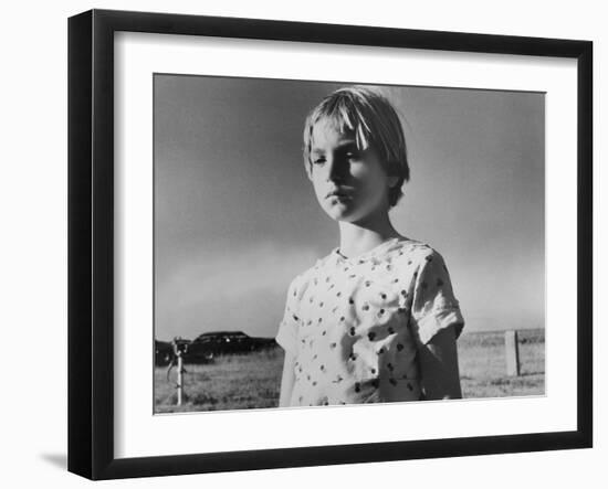 Paper Moon, Tatum O'Neal, 1973-null-Framed Premium Photographic Print