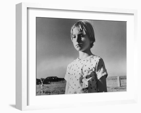 Paper Moon, Tatum O'Neal, 1973-null-Framed Premium Photographic Print