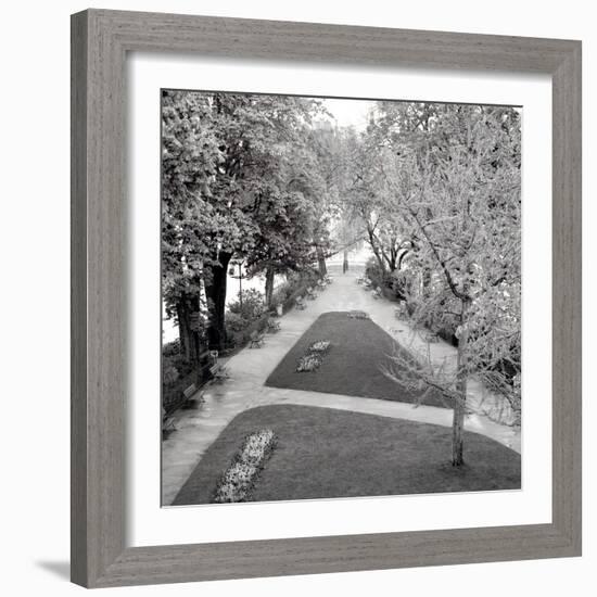 Paris #14-Alan Blaustein-Framed Photographic Print