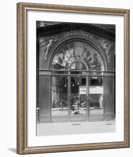 Paris, 1902 - Antique Store, rue du Faubourg-Saint-Honore-Eugene Atget-Framed Art Print