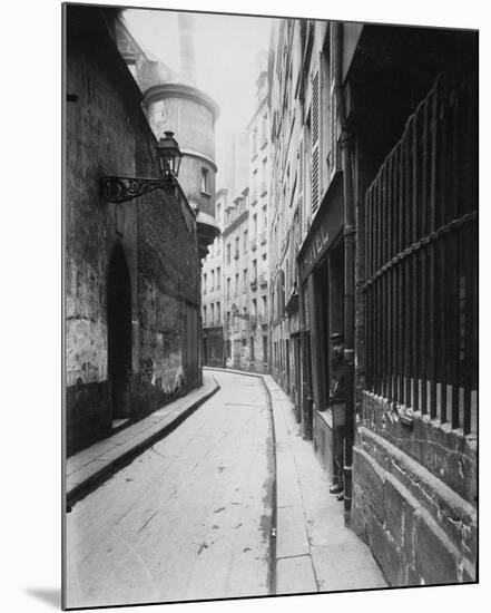 Paris, 1921 - Rue de l'Hotel de Ville-Eugene Atget-Mounted Art Print