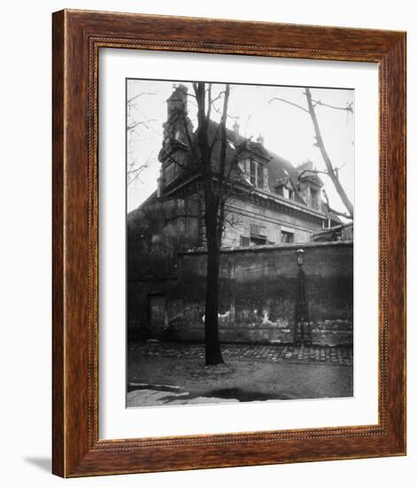 Paris, 1923 - Old Convent, avenue d l'Observatoire-Eugene Atget-Framed Art Print