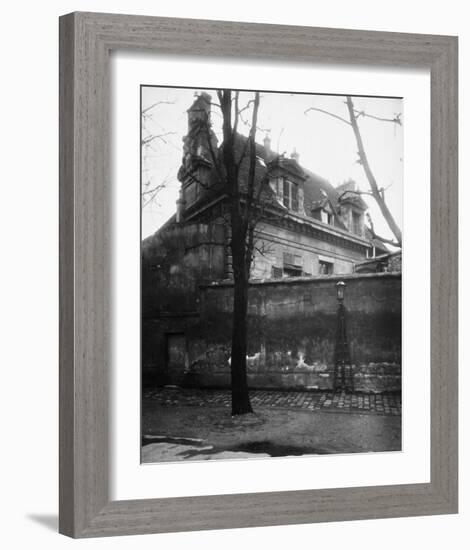 Paris, 1923 - Old Convent, avenue d l'Observatoire-Eugene Atget-Framed Art Print