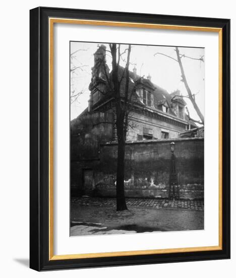 Paris, 1923 - Old Convent, avenue d l'Observatoire-Eugene Atget-Framed Art Print