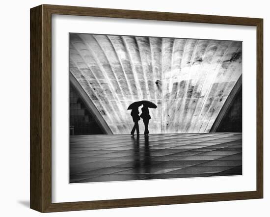 Paris La Pluie-Nina Papiorek-Framed Photographic Print