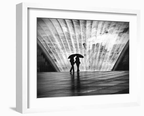 Paris La Pluie-Nina Papiorek-Framed Photographic Print