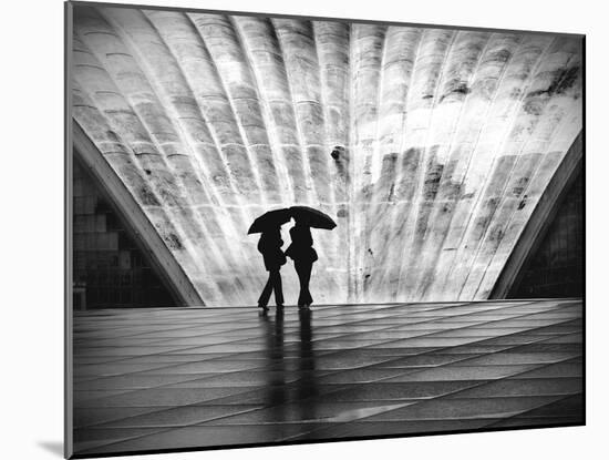 Paris La Pluie-Nina Papiorek-Mounted Photographic Print