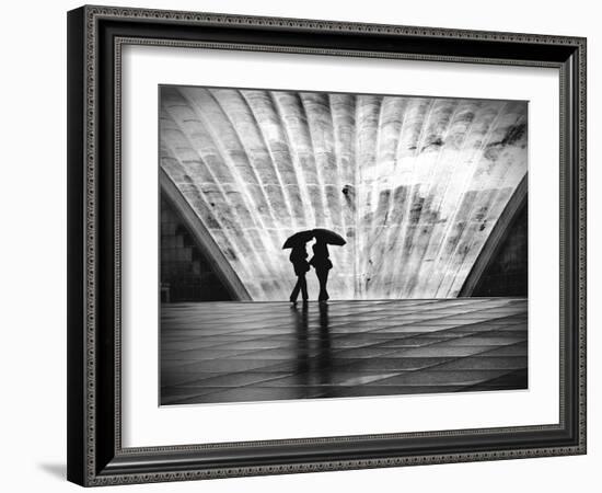 Paris La Pluie-Nina Papiorek-Framed Photographic Print