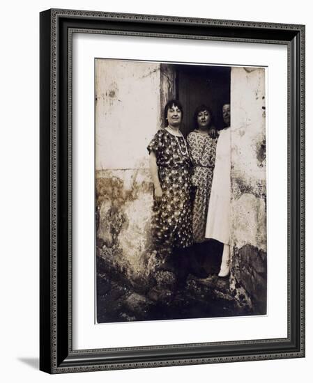 Paris Rue Asselin Vers-Eugène Atget-Framed Giclee Print