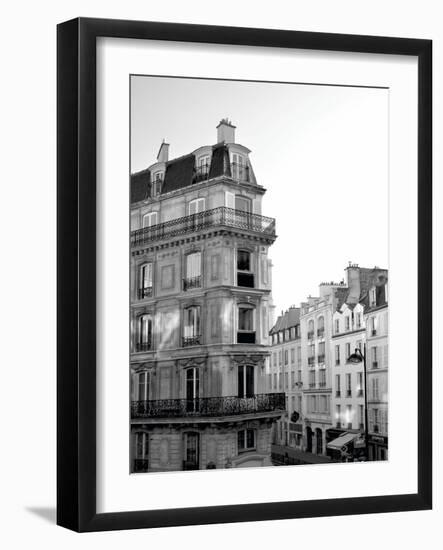Parisian Stroll I-Sharon Chandler-Framed Photographic Print