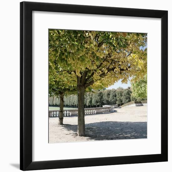 Parisian Stroll III-Emily Navas-Framed Photographic Print