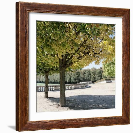 Parisian Stroll III-Emily Navas-Framed Photographic Print