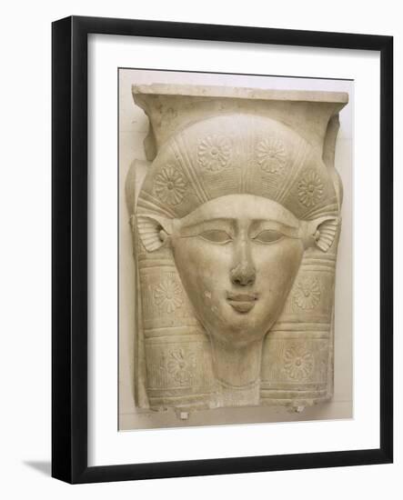 Partie de chapiteau : tête d'Hathor-null-Framed Giclee Print