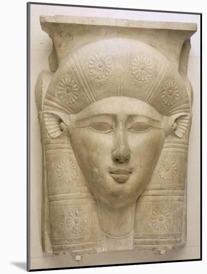 Partie de chapiteau : tête d'Hathor-null-Mounted Giclee Print