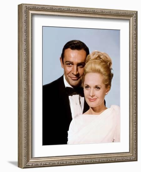 Pas by printemps pour Marnie MARNIE by AlfredHitchcock with Sean Connery and Tippi Hedren en, 1964 -null-Framed Photo