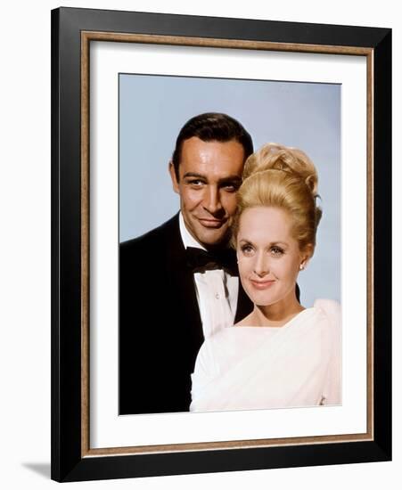 Pas by printemps pour Marnie MARNIE by AlfredHitchcock with Sean Connery and Tippi Hedren en, 1964 -null-Framed Photo