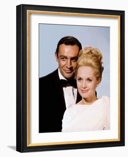 Pas by printemps pour Marnie MARNIE by AlfredHitchcock with Sean Connery and Tippi Hedren en, 1964 -null-Framed Photo