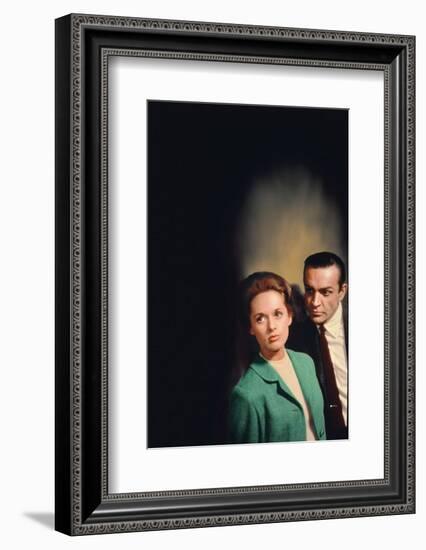 Pas by printemps pour Marnie MARNIE by AlfredHitchcock with Sean Connery and Tippi Hedren en, 1964 -null-Framed Photo