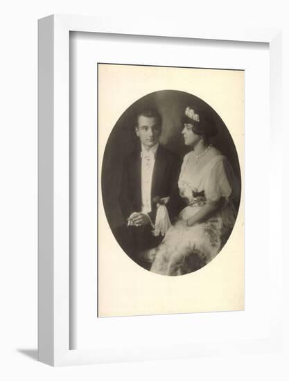 Passepartout Foto Ak Margarete Und Raphael Rainer Von Thurn Und Taxis-null-Framed Photographic Print