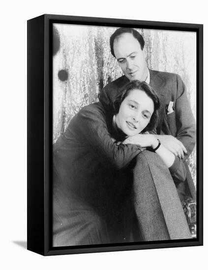 Patricia Neal with Roald Dahl, 1954-Carl Van Vechten-Framed Premier Image Canvas