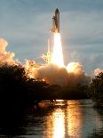 Space Shuttle Discovery-Paul Kizzle-Photographic Print