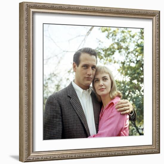 PAUL NEWMAN AND JOANNE WOODWARD in the 50's (photo)-null-Framed Photo