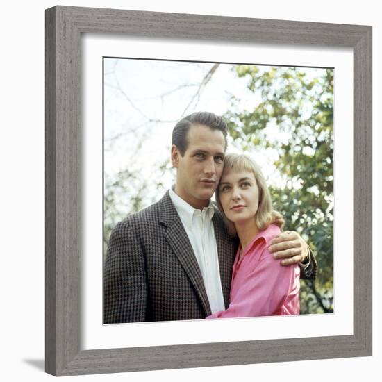 PAUL NEWMAN AND JOANNE WOODWARD in the 50's (photo)-null-Framed Photo