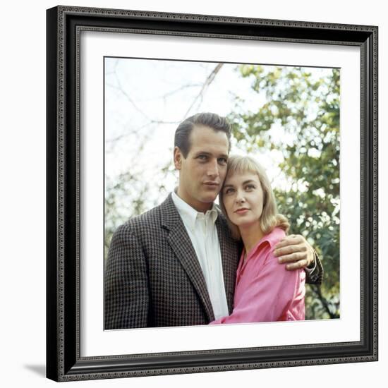 PAUL NEWMAN AND JOANNE WOODWARD in the 50's (photo)-null-Framed Photo