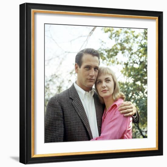 PAUL NEWMAN AND JOANNE WOODWARD in the 50's (photo)-null-Framed Photo