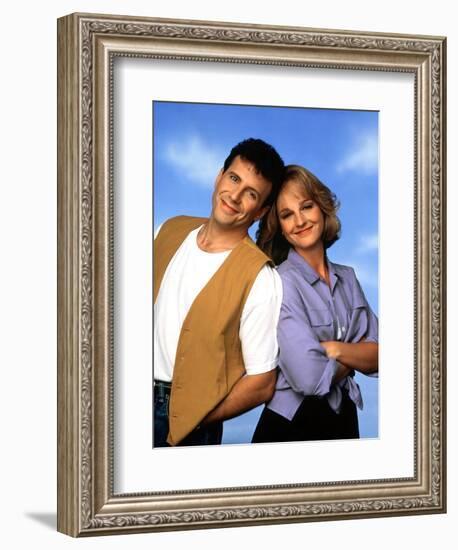 PAUL REISER; HELEN HUNT. "MAD ABOUT YOU" [1992].-null-Framed Premium Photographic Print