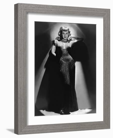 Paulette Goddard dans les annees 40 in the 40's (b/w photo)-null-Framed Photo