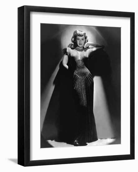 Paulette Goddard dans les annees 40 in the 40's (b/w photo)-null-Framed Photo