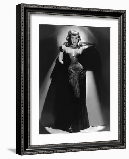 Paulette Goddard dans les annees 40 in the 40's (b/w photo)-null-Framed Photo