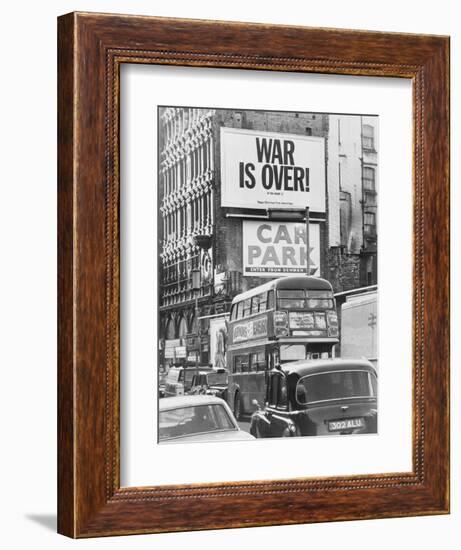 Peace Message from John Lennon and Yoko Ono-null-Framed Photographic Print