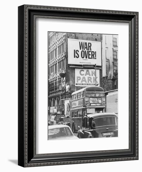 Peace Message from John Lennon and Yoko Ono-null-Framed Photographic Print