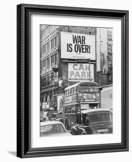 Peace Message from John Lennon and Yoko Ono-null-Framed Photographic Print