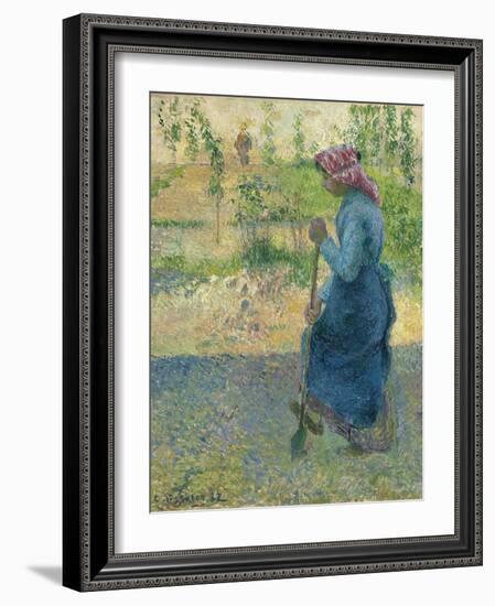 Peasant Digging; Paysanne Bechant, 1882-Camille Pissarro-Framed Giclee Print