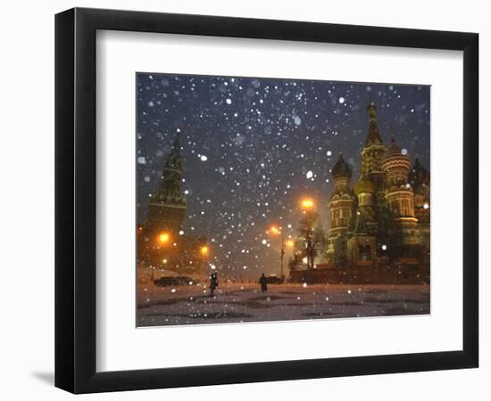 Pedestrians Pass by the Moscow Kremlin-null-Framed Photographic Print