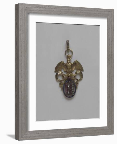 Pendentif surmonté d'un aigle-null-Framed Giclee Print