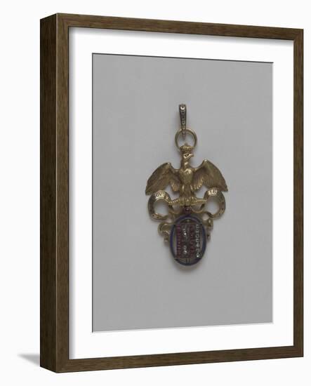 Pendentif surmonté d'un aigle-null-Framed Giclee Print