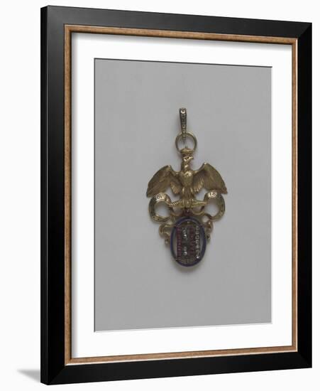 Pendentif surmonté d'un aigle-null-Framed Giclee Print