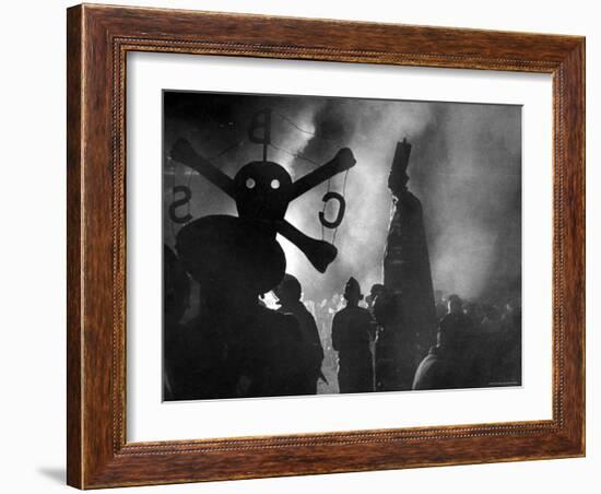 People Celebrating Guy Fawkes' Day with Burning of an Effigy of the Pope-Hans Wild-Framed Photographic Print