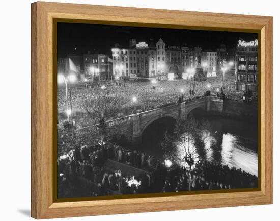 People Celebrating the Independence of Ireland on O'Connell Bridge before Midnight on Easter Sunday-Larry Burrows-Framed Premier Image Canvas