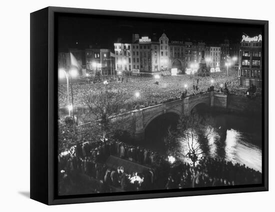 People Celebrating the Independence of Ireland on O'Connell Bridge before Midnight on Easter Sunday-Larry Burrows-Framed Premier Image Canvas