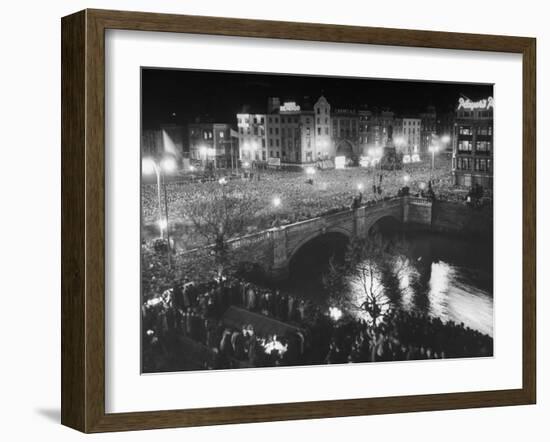 People Celebrating the Independence of Ireland on O'Connell Bridge before Midnight on Easter Sunday-Larry Burrows-Framed Photographic Print