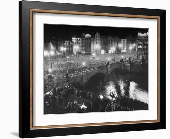 People Celebrating the Independence of Ireland on O'Connell Bridge before Midnight on Easter Sunday-Larry Burrows-Framed Photographic Print