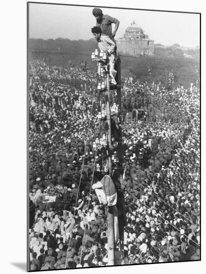 People Watching Mohandas K. Gandhi's Funeral from Tower-Margaret Bourke-White-Mounted Premium Photographic Print