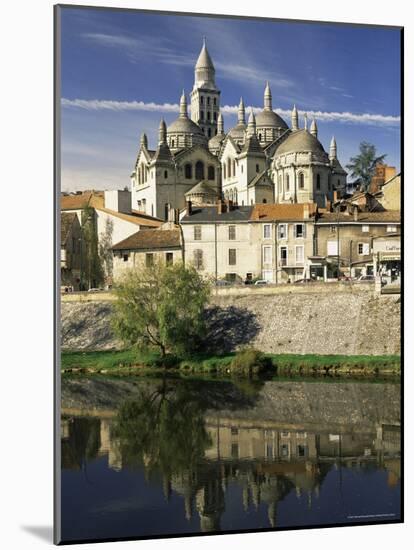 Perigueux, Dordogne, Aquitaine, France-Michael Busselle-Mounted Photographic Print